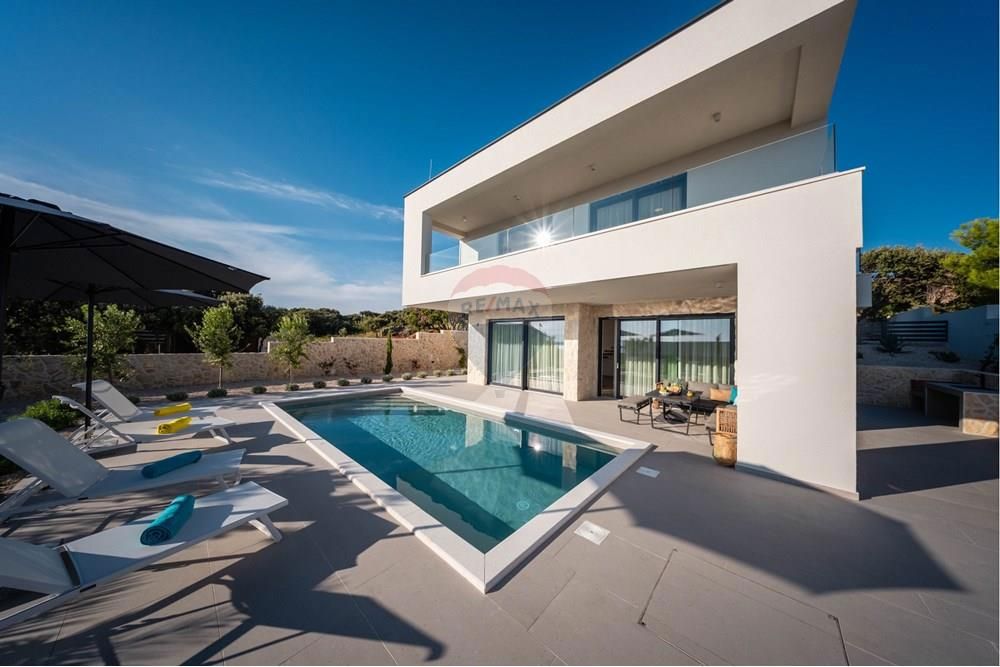 Hiša Mandre, Kolan, 220m2