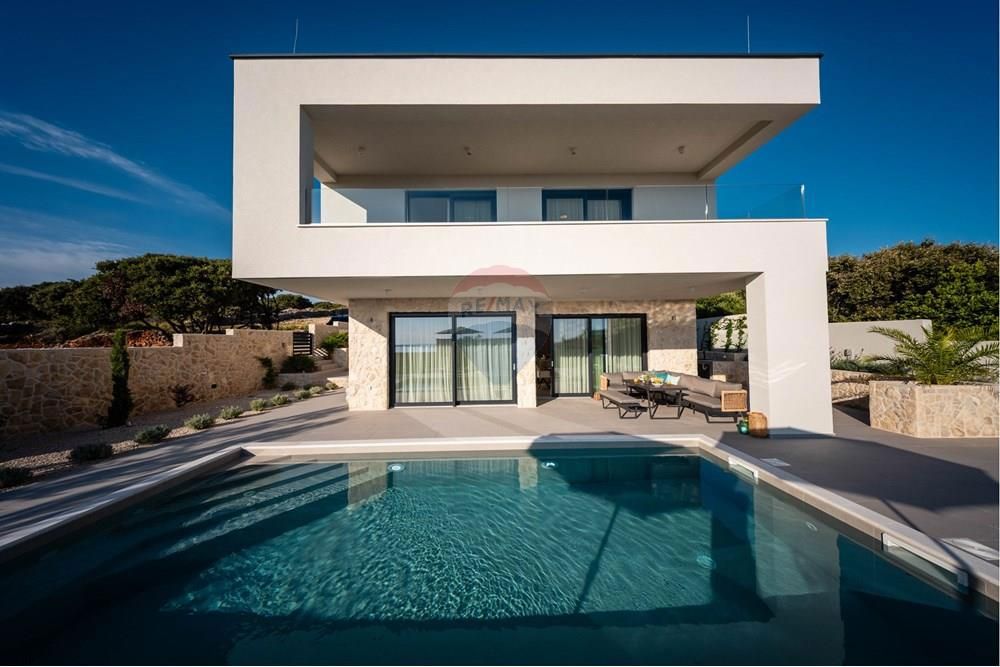 Hiša Mandre, Kolan, 220m2