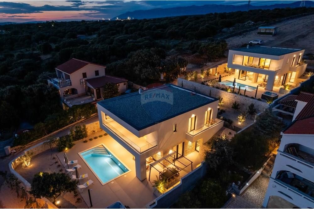 Hiša Mandre, Kolan, 220m2