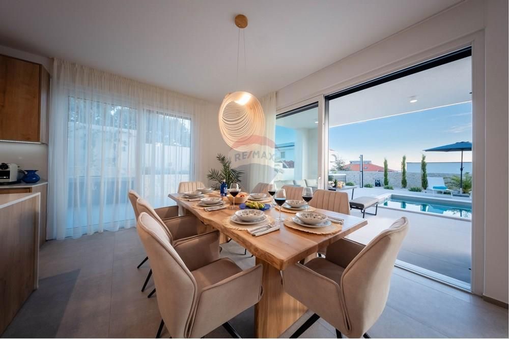 Hiša Mandre, Kolan, 220m2