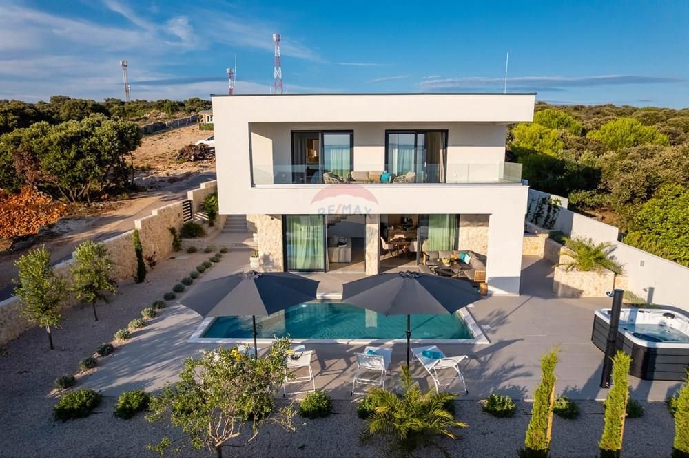 Hiša Mandre, Kolan, 220m2