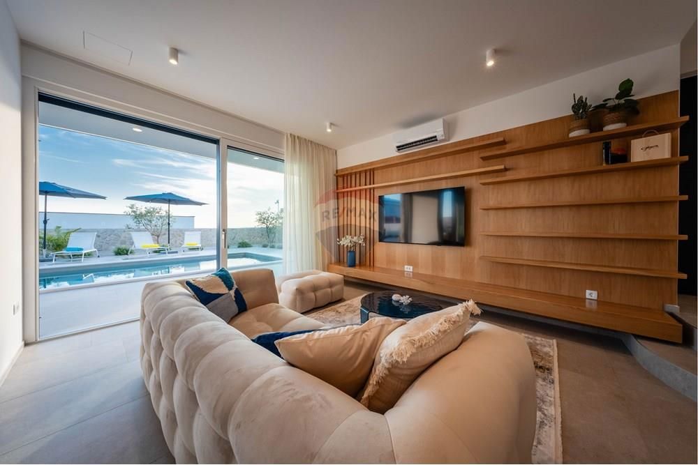 Hiša Mandre, Kolan, 220m2