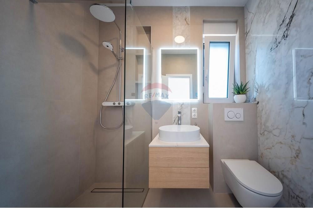 Hiša Mandre, Kolan, 220m2