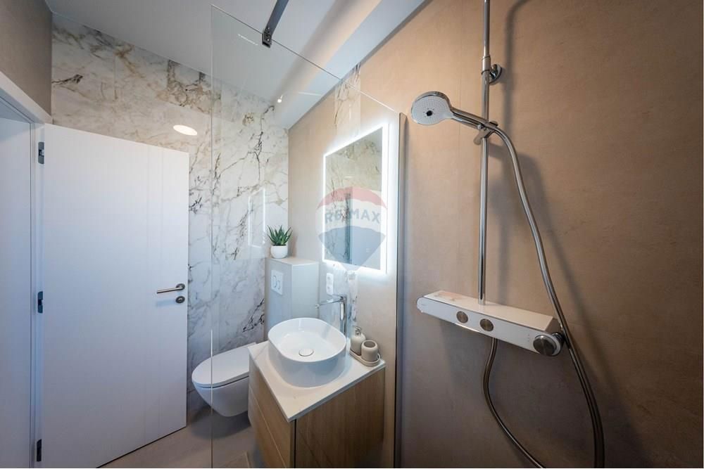 Hiša Mandre, Kolan, 220m2