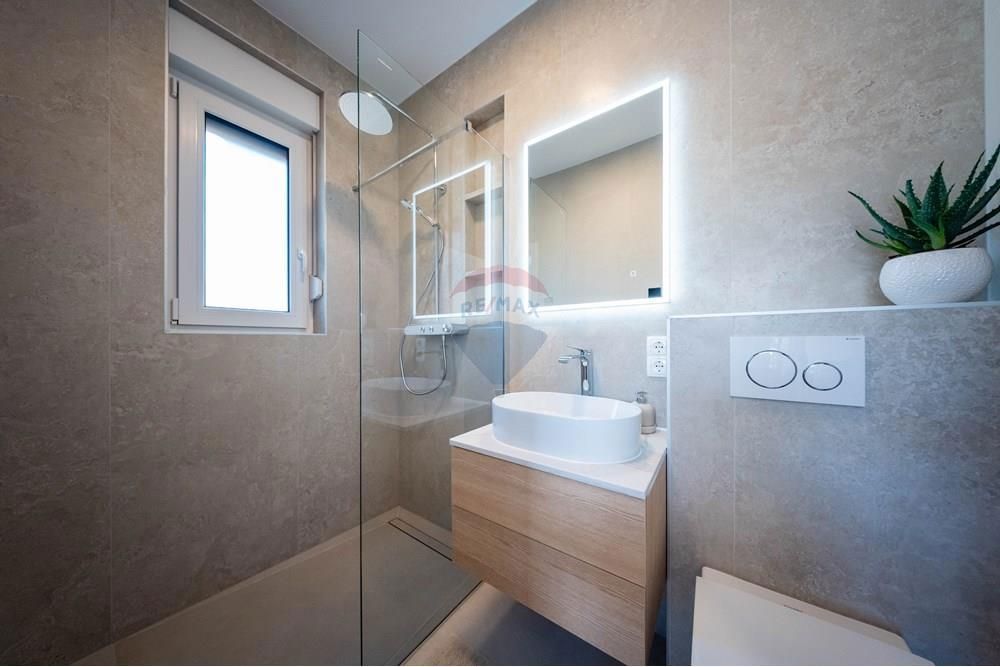 Hiša Mandre, Kolan, 220m2