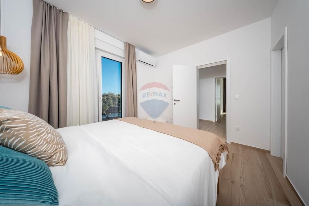 Hiša Mandre, Kolan, 220m2