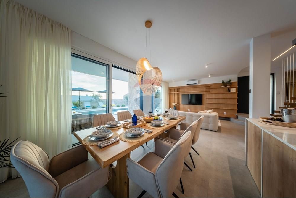 Hiša Mandre, Kolan, 220m2