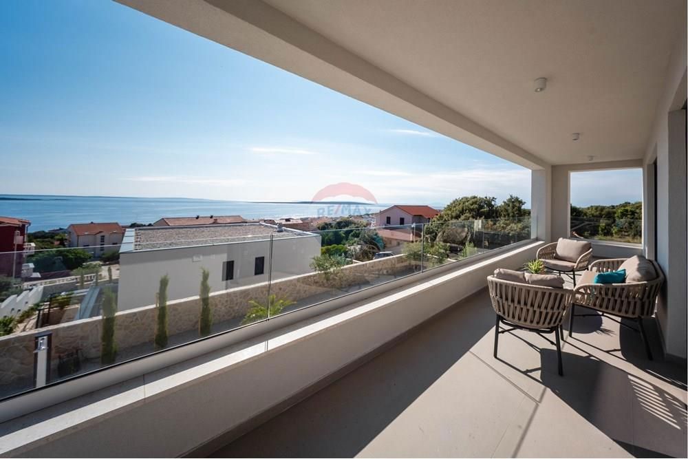 Hiša Mandre, Kolan, 220m2