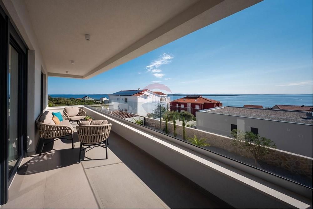 Hiša Mandre, Kolan, 220m2