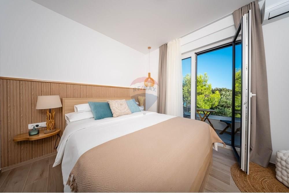 Hiša Mandre, Kolan, 220m2