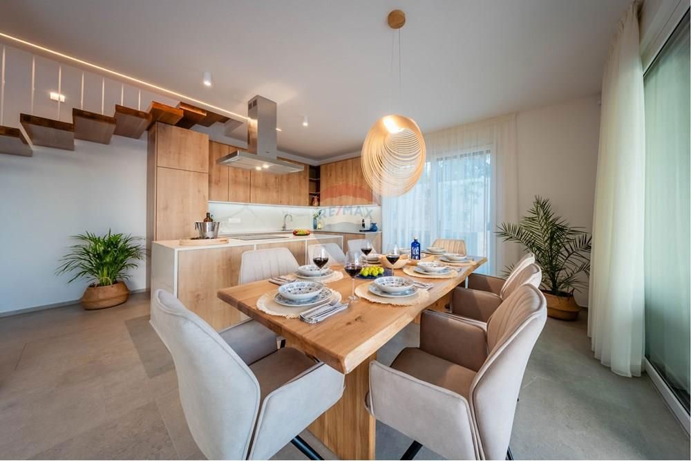 Hiša Mandre, Kolan, 220m2