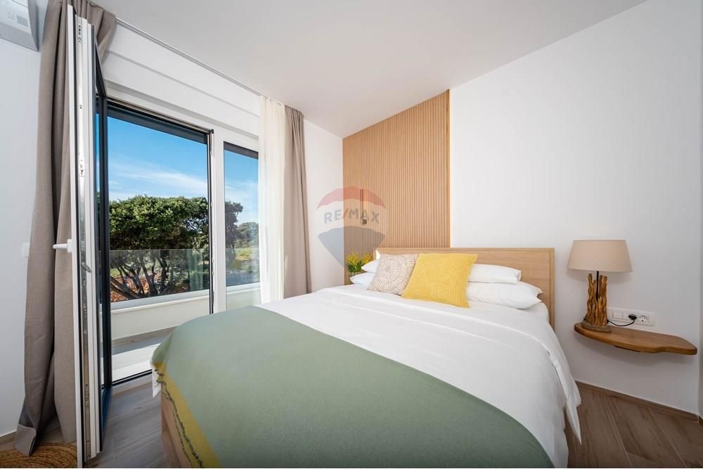 Hiša Mandre, Kolan, 220m2