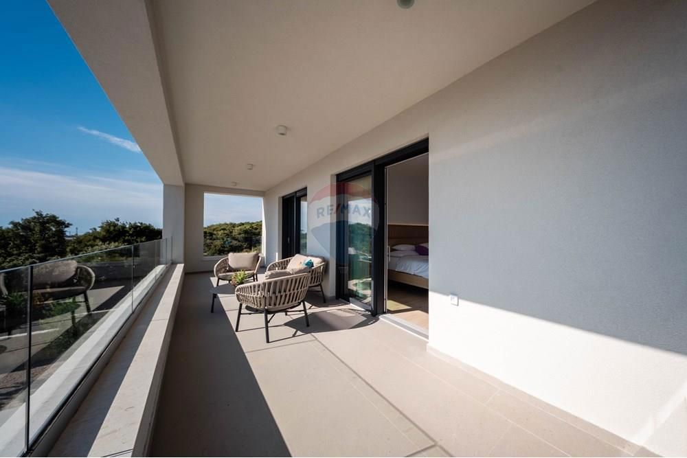 Hiša Mandre, Kolan, 220m2