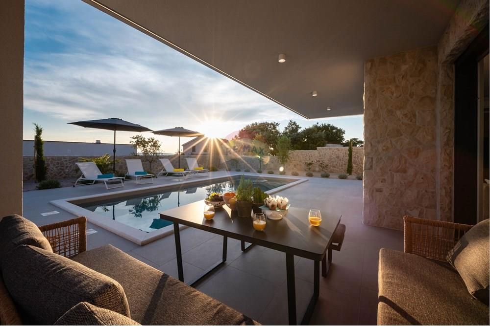 Hiša Mandre, Kolan, 220m2