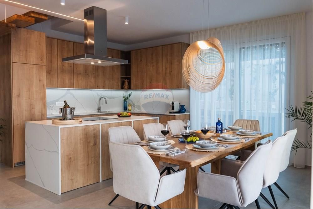 Hiša Mandre, Kolan, 220m2