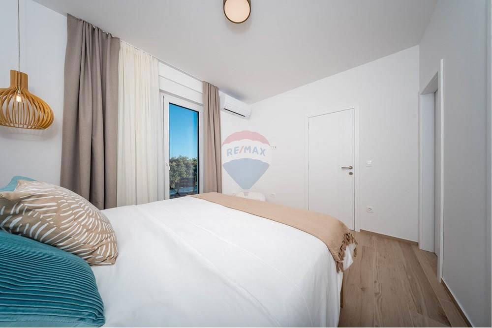 Hiša Mandre, Kolan, 220m2