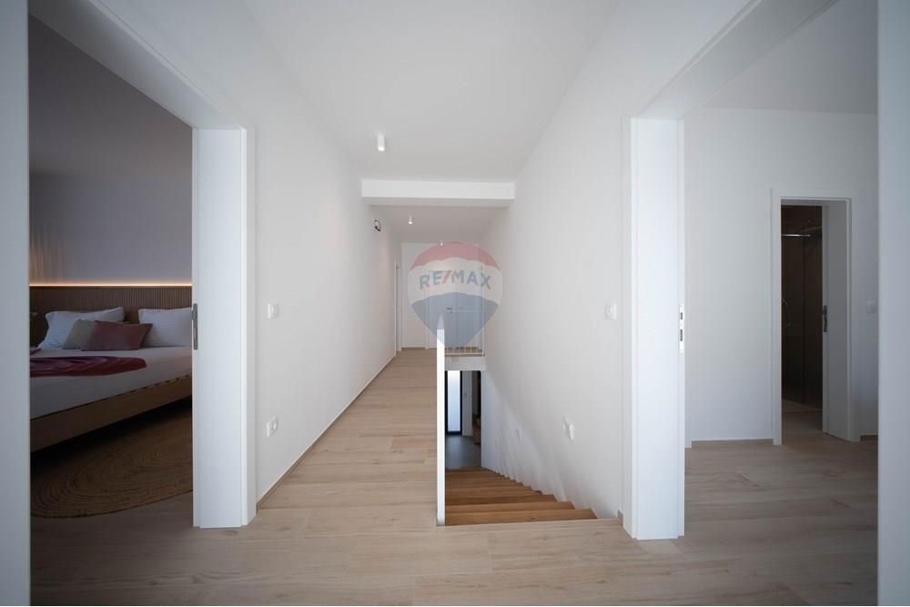 Hiša Mandre, Kolan, 220m2