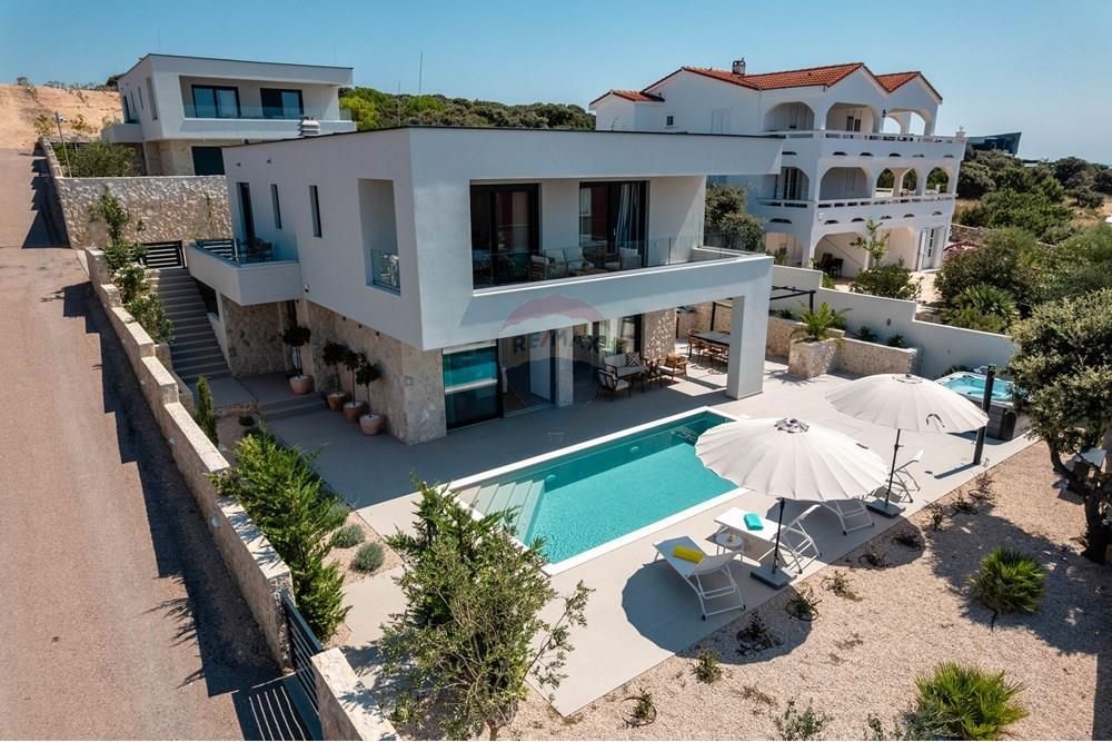 Hiša Mandre, Kolan, 220m2