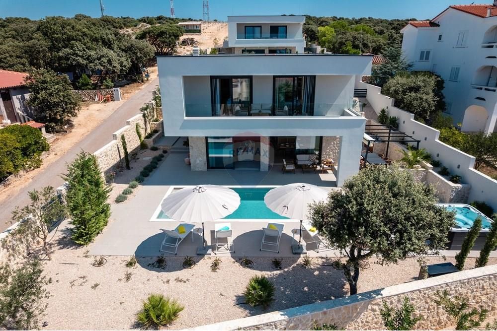 Hiša Mandre, Kolan, 220m2