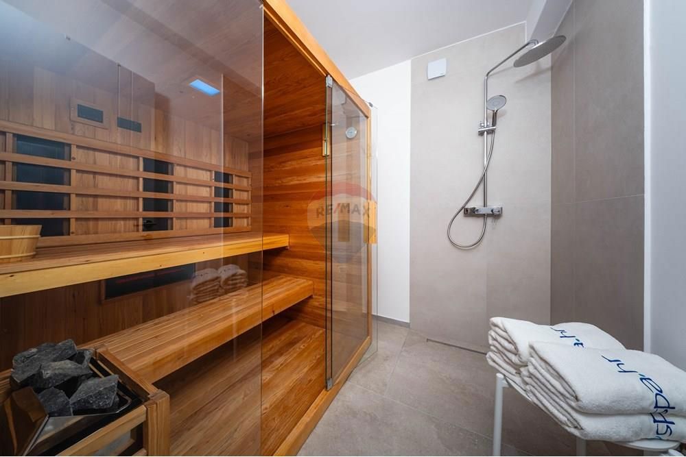 Hiša Mandre, Kolan, 220m2