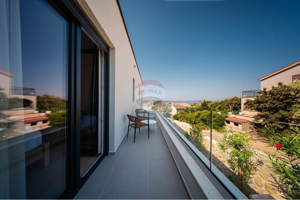 Hiša Mandre, Kolan, 220m2