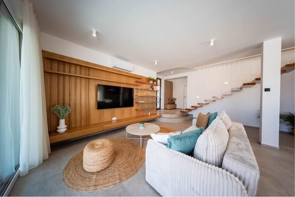 Hiša Mandre, Kolan, 220m2