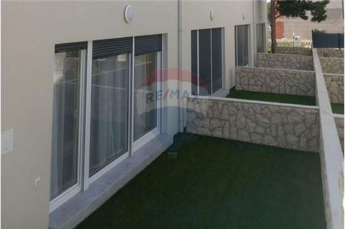 NOVALJA - THREE-STOREY APARTMENT - NEWLY BUILT