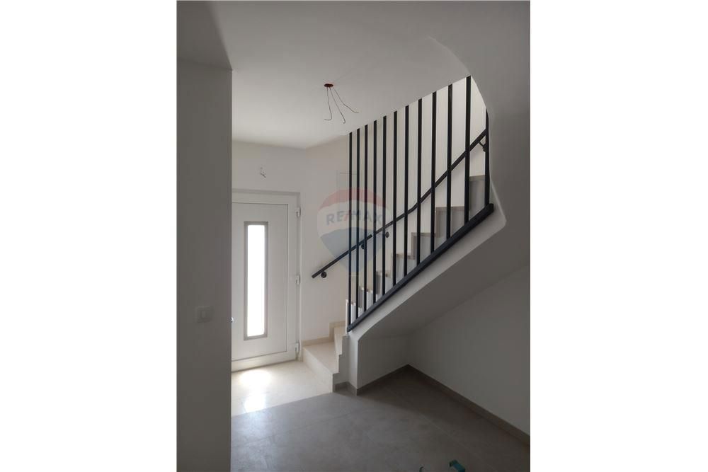 NOVALJA - THREE-STOREY APARTMENT - NEWLY BUILT