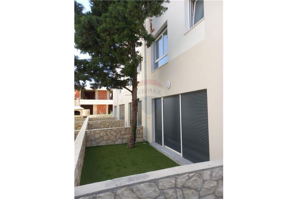 NOVALJA - THREE-STOREY APARTMENT - NEWLY BUILT