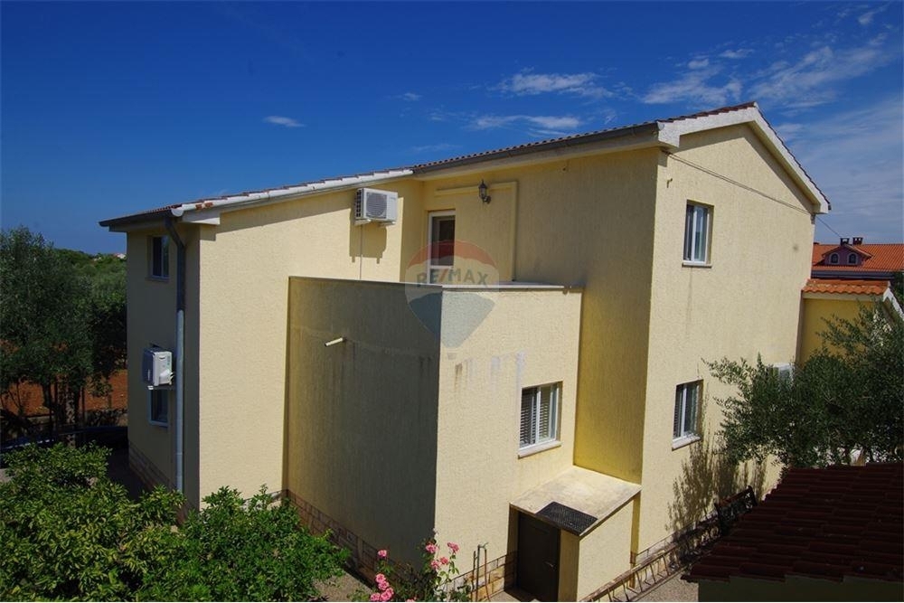 Hiša Ugljan, Preko, 238m2