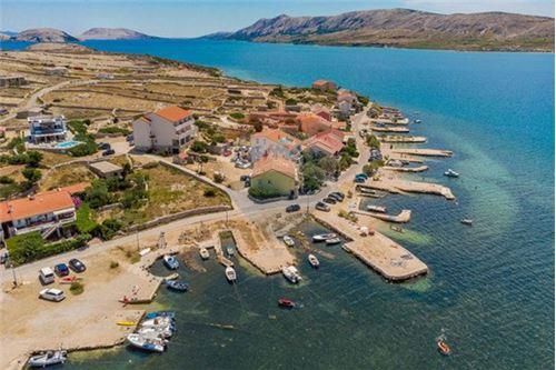 Hiša Kustići, Novalja, 647m2