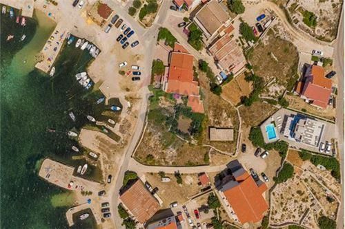 Hiša Kustići, Novalja, 647m2