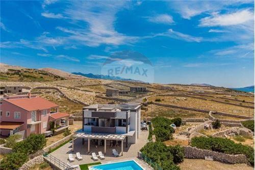 Hiša Kustići, Novalja, 647m2