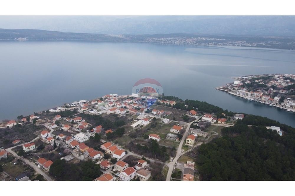 Zemljišče Novigrad, 462m2