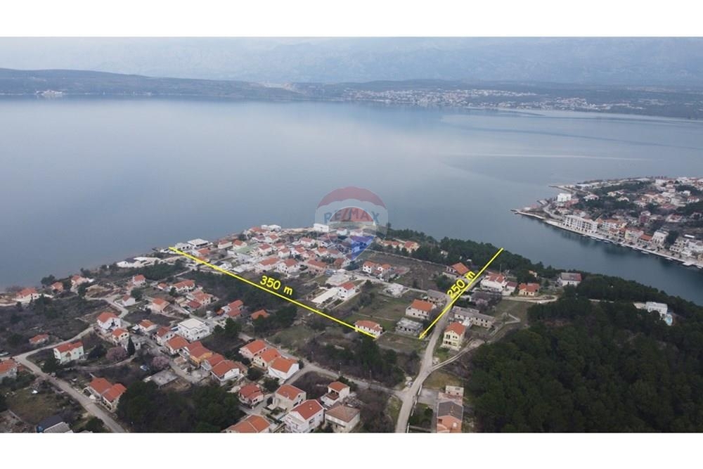 Zemljišče Novigrad, 462m2