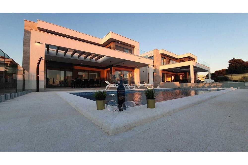 Hiša Novalja, 310m2