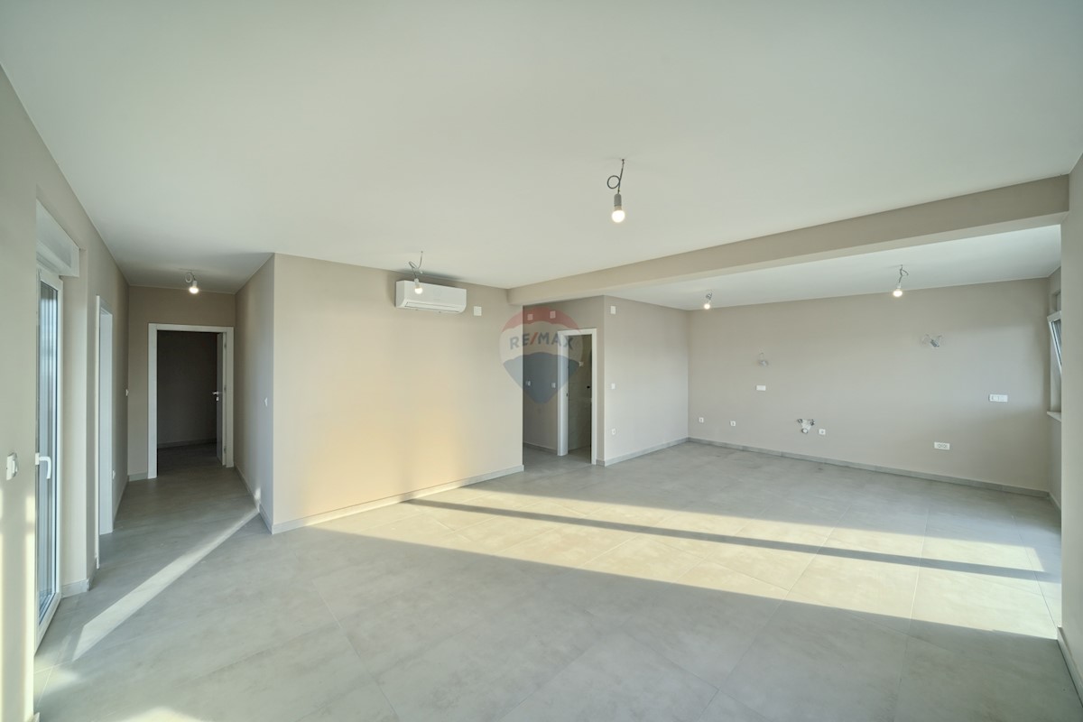 Stanovanje / Apartma Brodarica, Šibenik - Okolica, 131,69m2