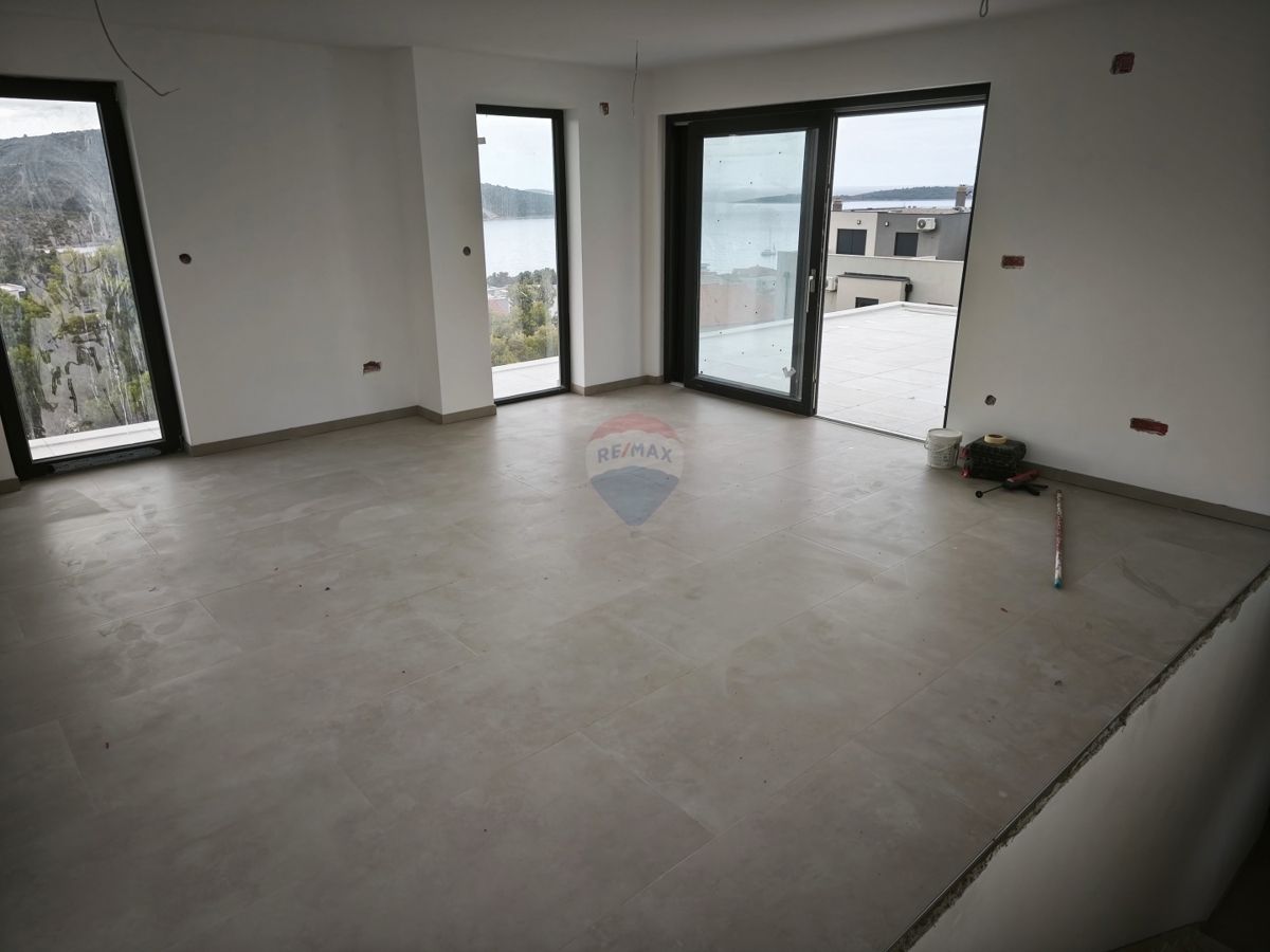 Penthouse s strešno teraso in čudovitim razgledom, Primošten