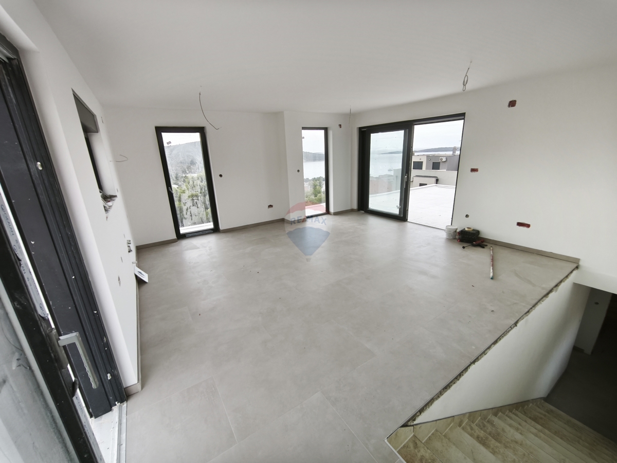 Penthouse s strešno teraso in čudovitim razgledom, Primošten