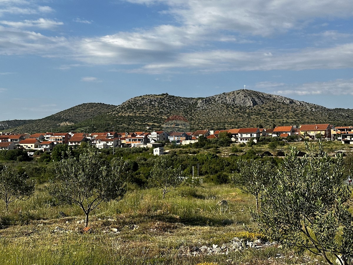 Zemljišče Donje Ražine, Šibenik, 500m2