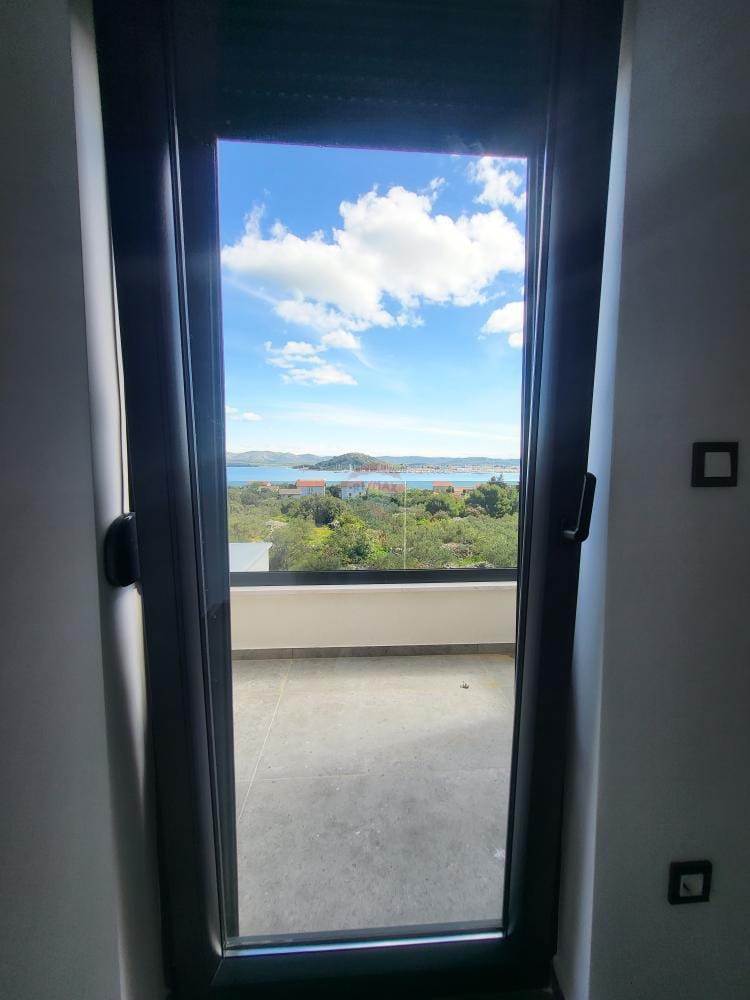 Stanovanje / Apartma Murter, 124,95m2