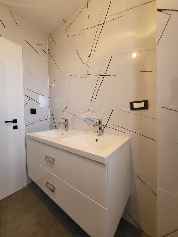 Stanovanje / Apartma Murter, 124,95m2