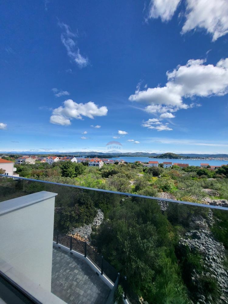 Stanovanje / Apartma Murter, 124,95m2