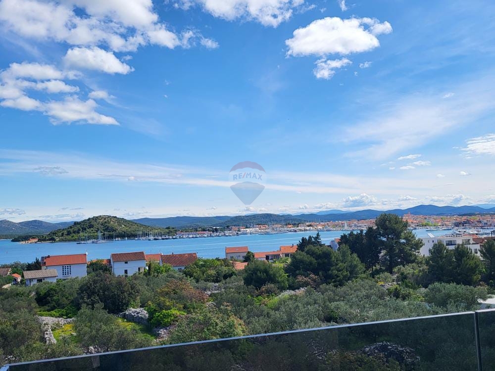 Stanovanje / Apartma Murter, 124,95m2