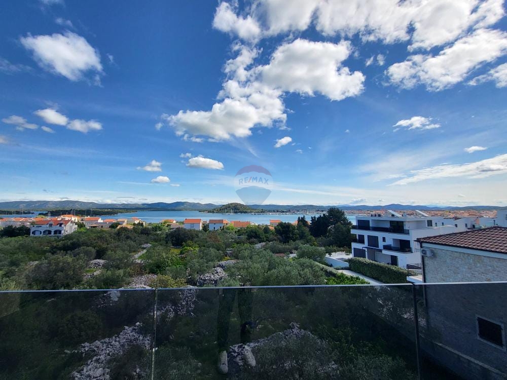 Stanovanje / Apartma Murter, 124,95m2