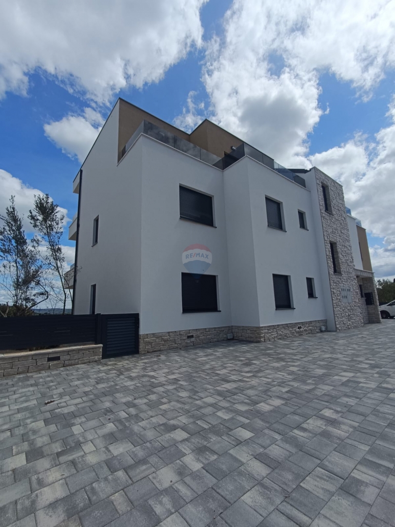 Stanovanje / Apartma Murter, 124,95m2