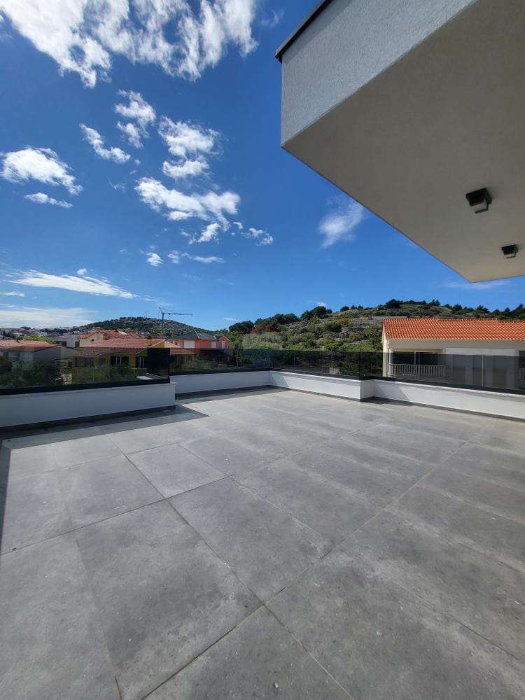 Stanovanje / Apartma Murter, 124,95m2