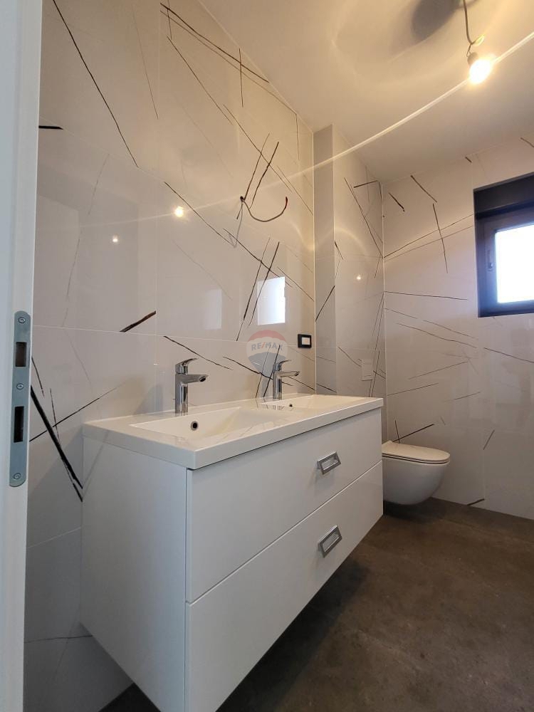 Stanovanje / Apartma Murter, 124,95m2