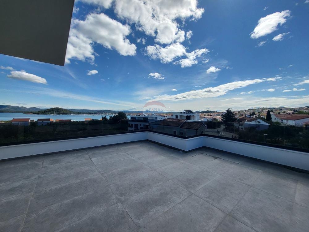 Stanovanje / Apartma Murter, 124,95m2