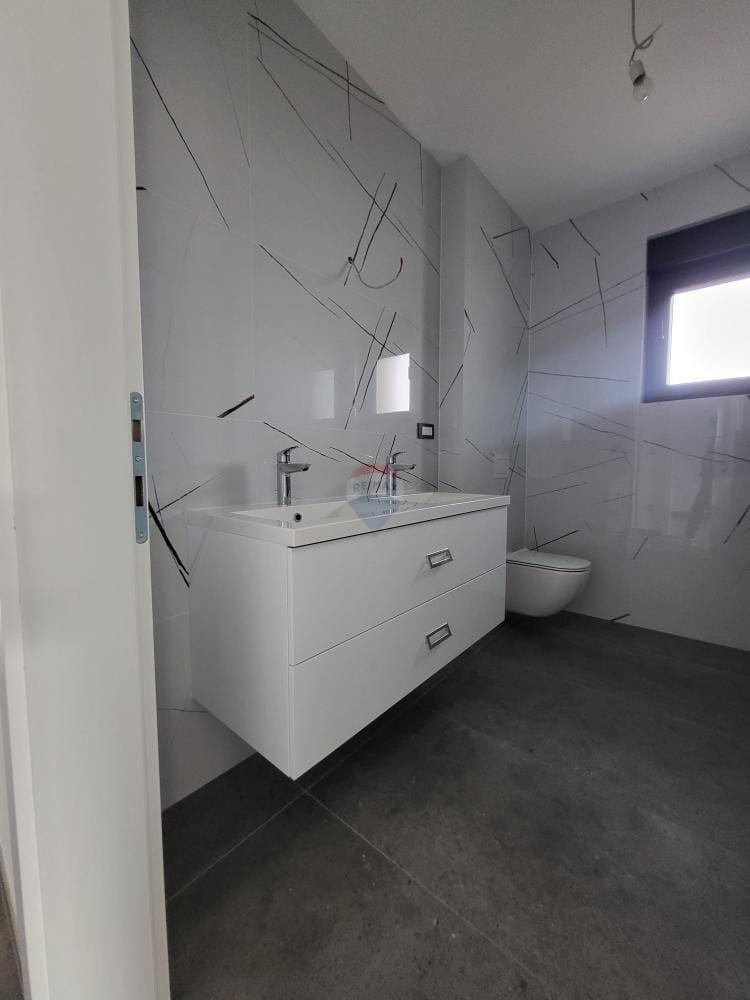 Stanovanje / Apartma Murter, 124,95m2